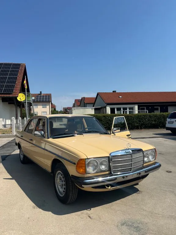 Mercedes-Benz 230