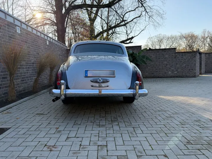 Rolls-Royce Silver Cloud