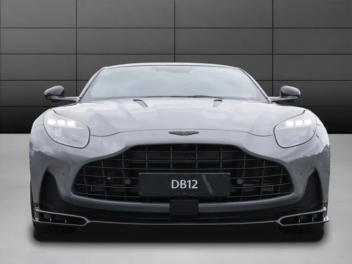Aston Martin DB12