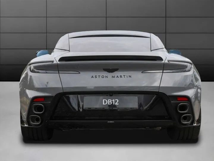 Aston Martin DB12