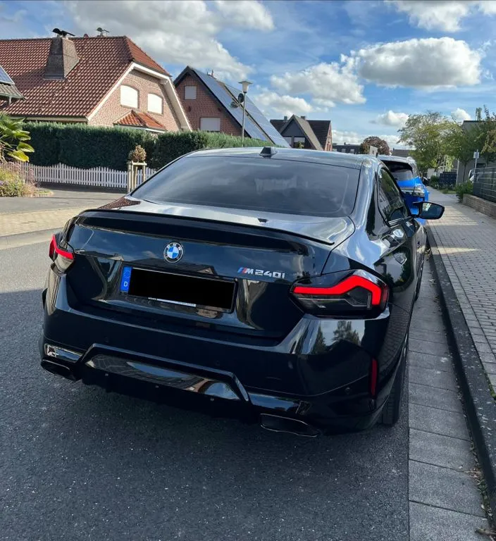BMW M240i