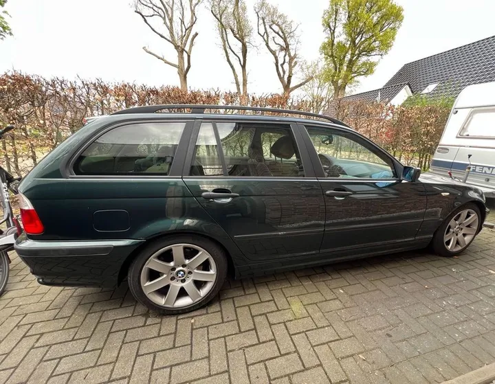 BMW 320
