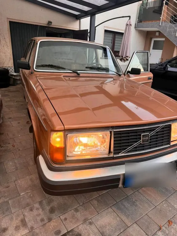 Volvo 244