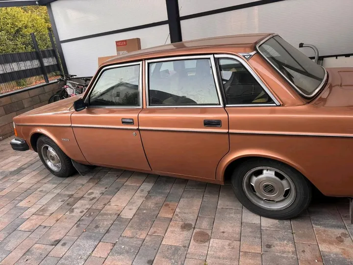 Volvo 244