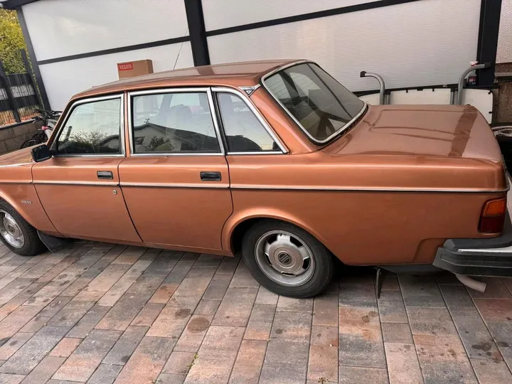 Volvo 244