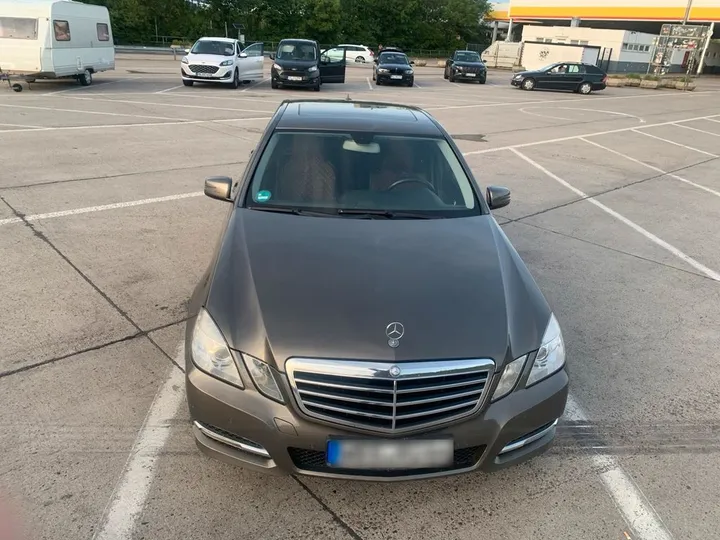 Mercedes-Benz E 220