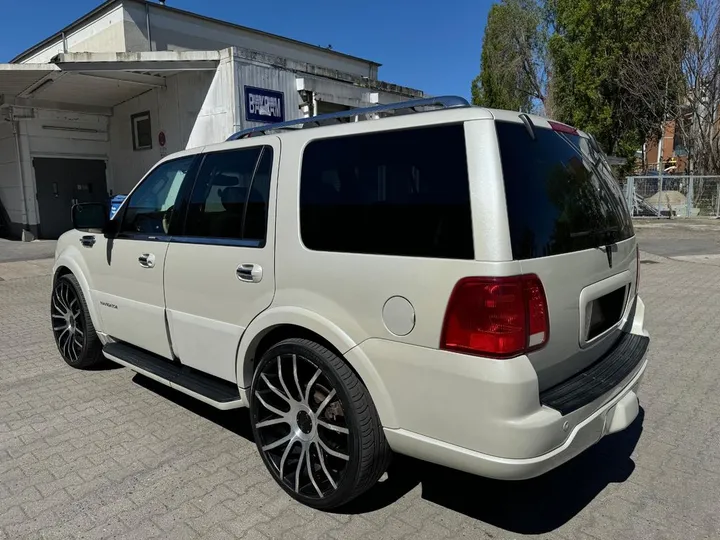 Lincoln Navigator