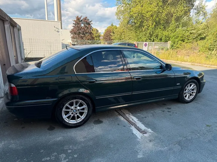 BMW 525