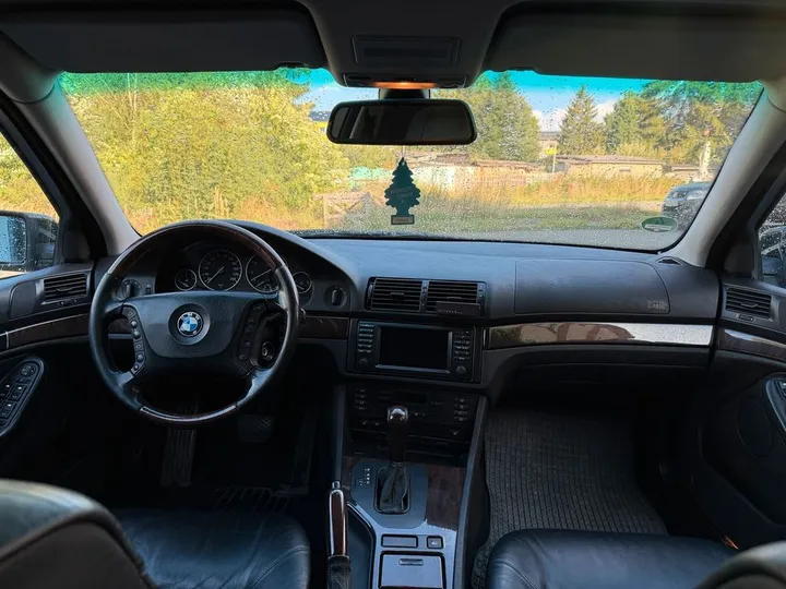 BMW 525