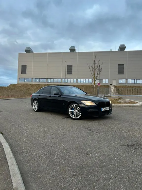 BMW 750