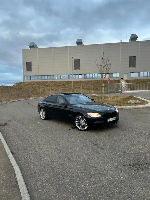 BMW 750