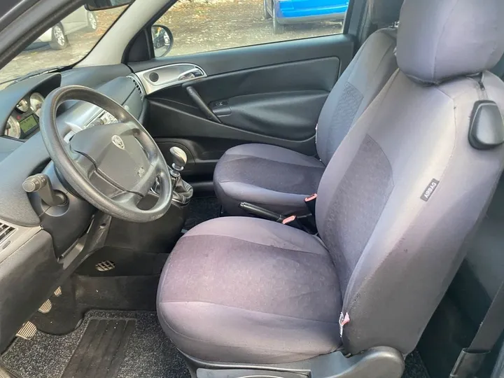 Lancia Ypsilon