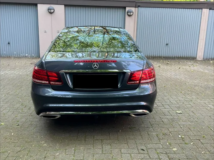 Mercedes-Benz E 220