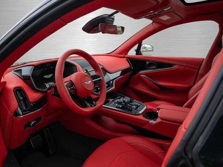 Aston Martin DBX