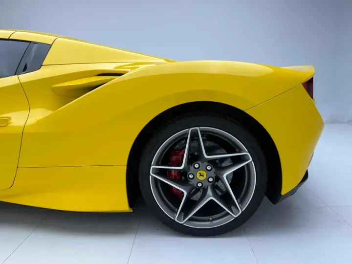 Ferrari F8