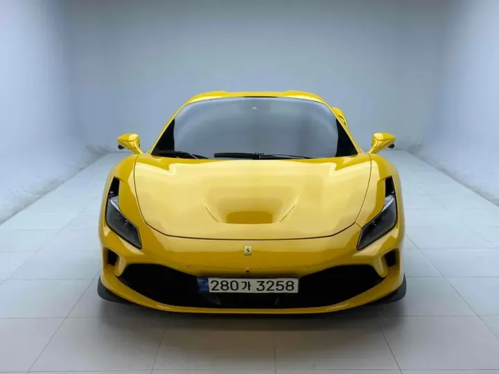 Ferrari F8