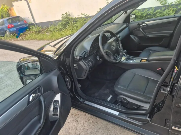 Mercedes-Benz C 240