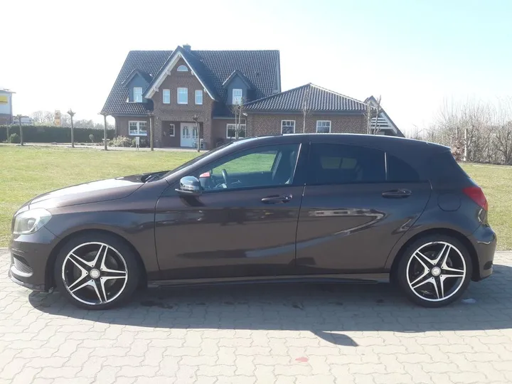 Mercedes-Benz A 220
