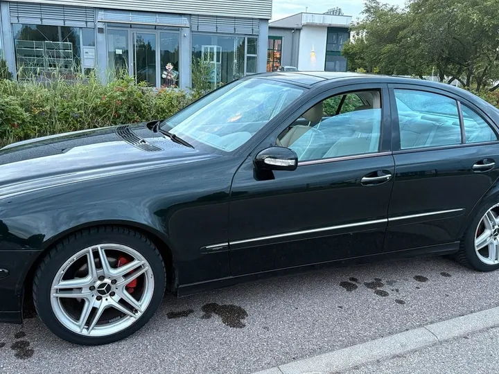 Mercedes-Benz E 220