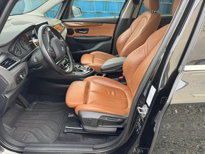 BMW 218
