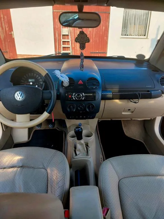 Volkswagen New Beetle