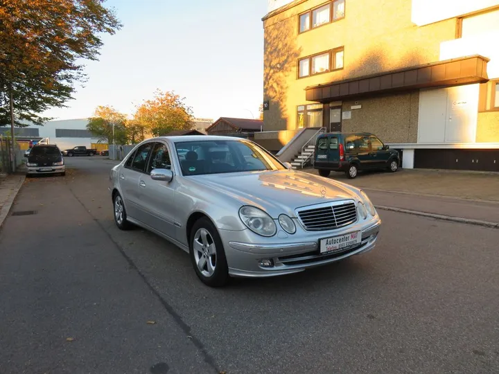 Mercedes-Benz E 200