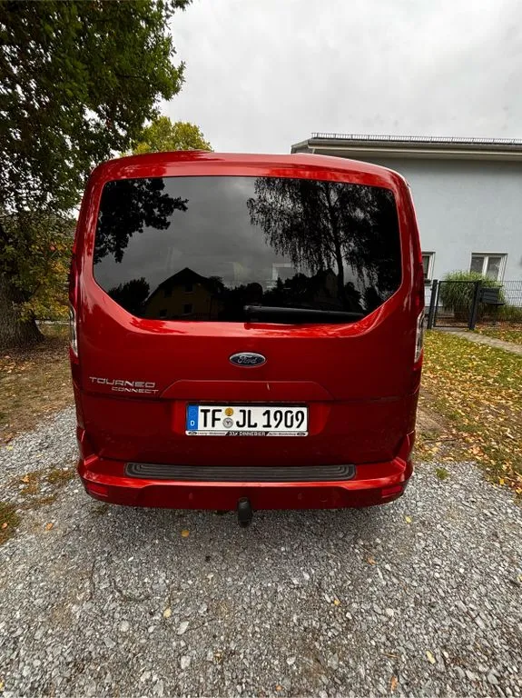 Ford Grand Tourneo