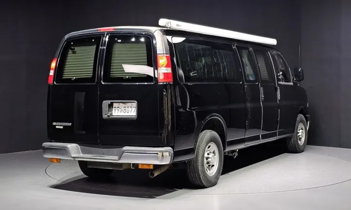 Chevrolet Express Van
