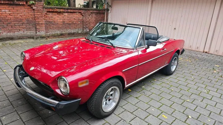 Fiat 124 Spider