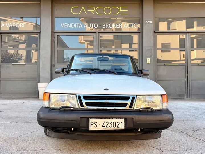 Saab 900
