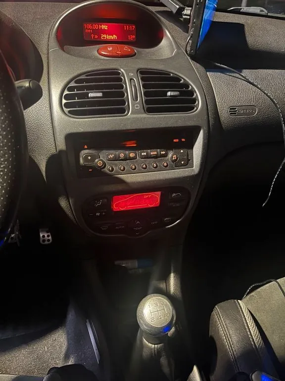Peugeot 206