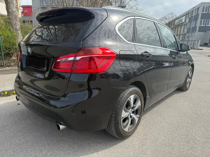 BMW 220