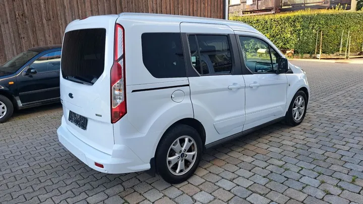 Ford Tourneo