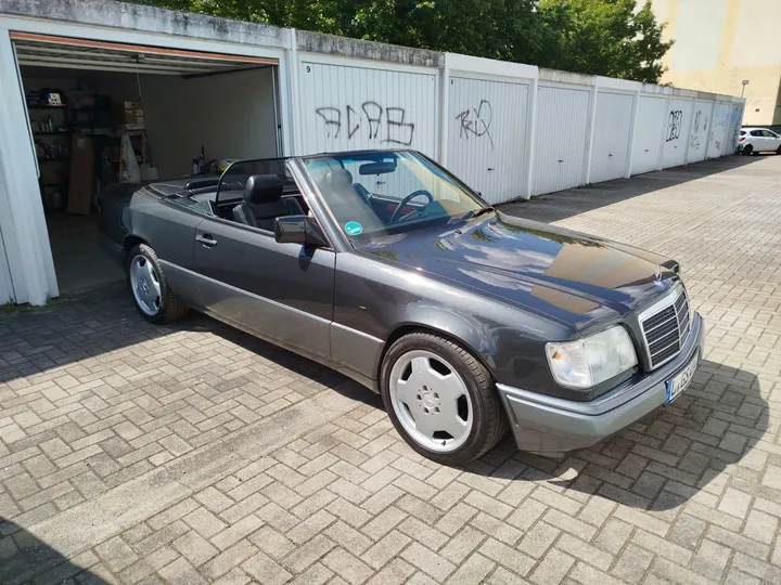 Mercedes-Benz E 220