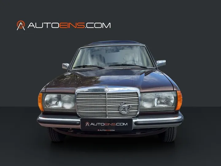 Mercedes-Benz 230