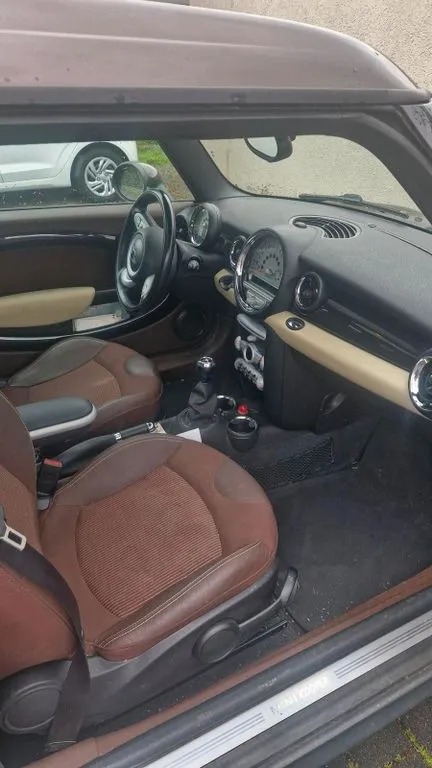 MINI Cooper Clubman
