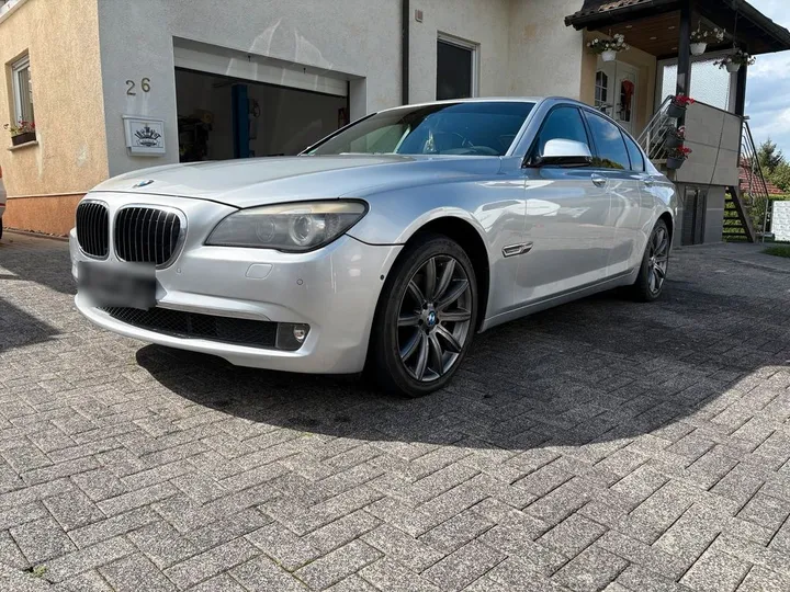 BMW 730