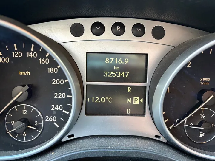 Mercedes-Benz 320