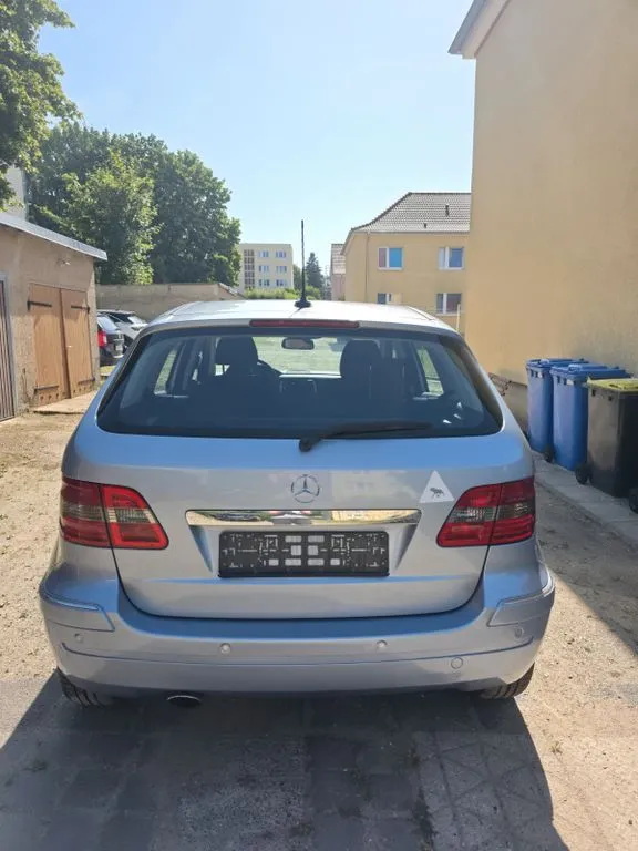 Mercedes-Benz B 170