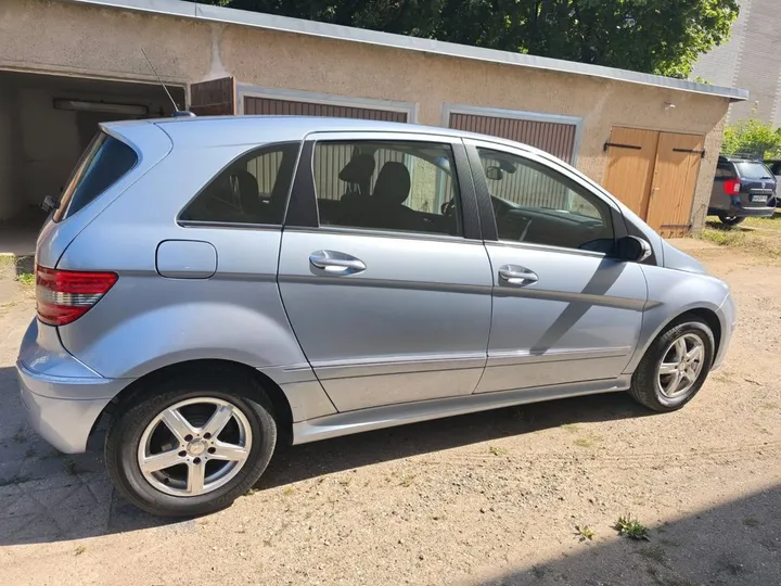 Mercedes-Benz B 170