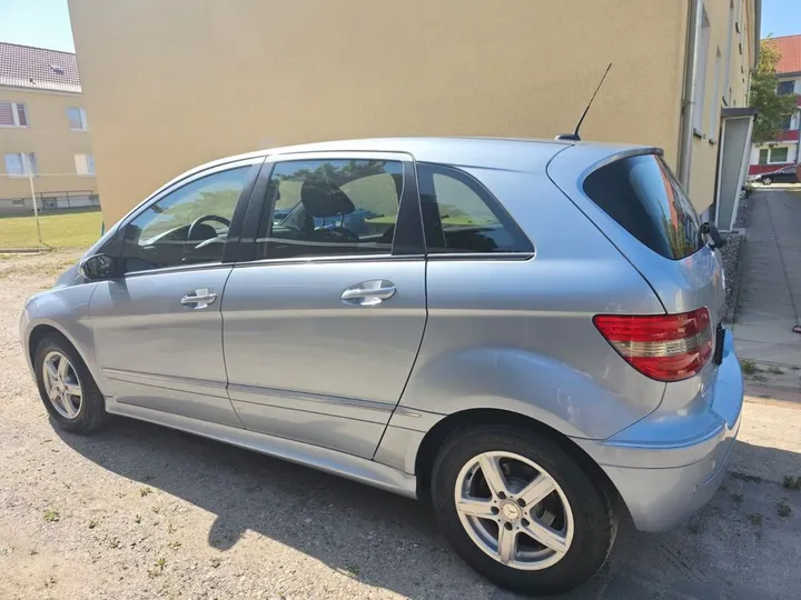 Mercedes-Benz B 170