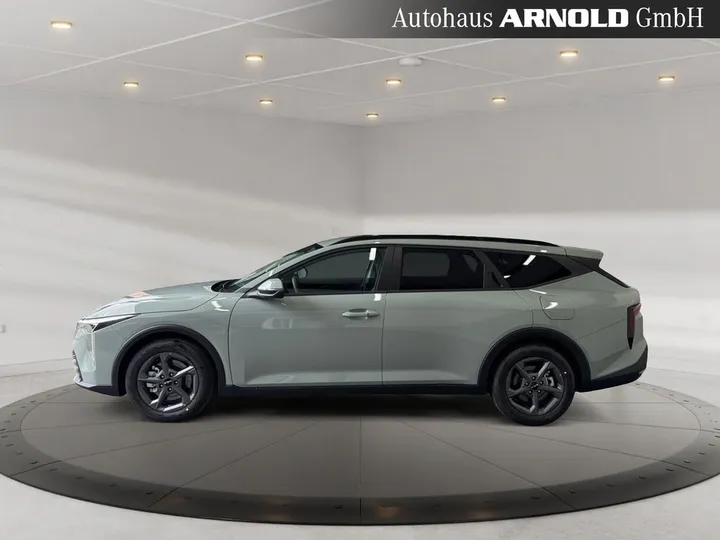 Kia K4