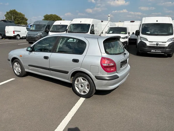 Nissan Almera