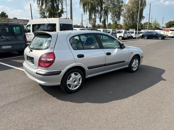 Nissan Almera