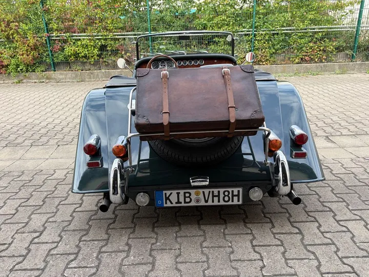 Morgan Plus 8