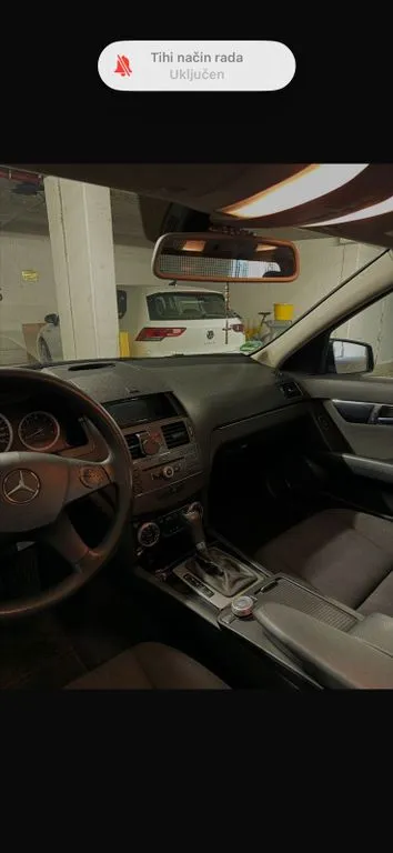 Mercedes-Benz 220