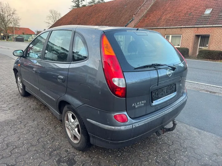 Nissan Almera