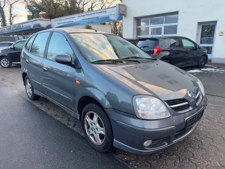 Nissan Almera
