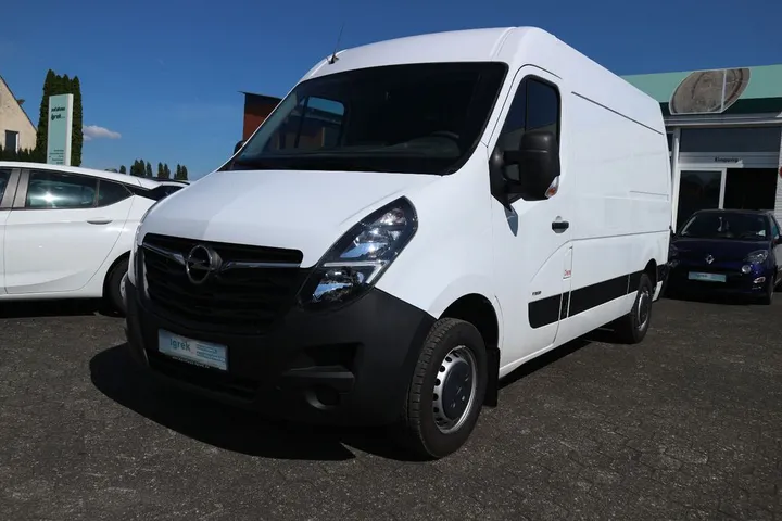 Opel Movano