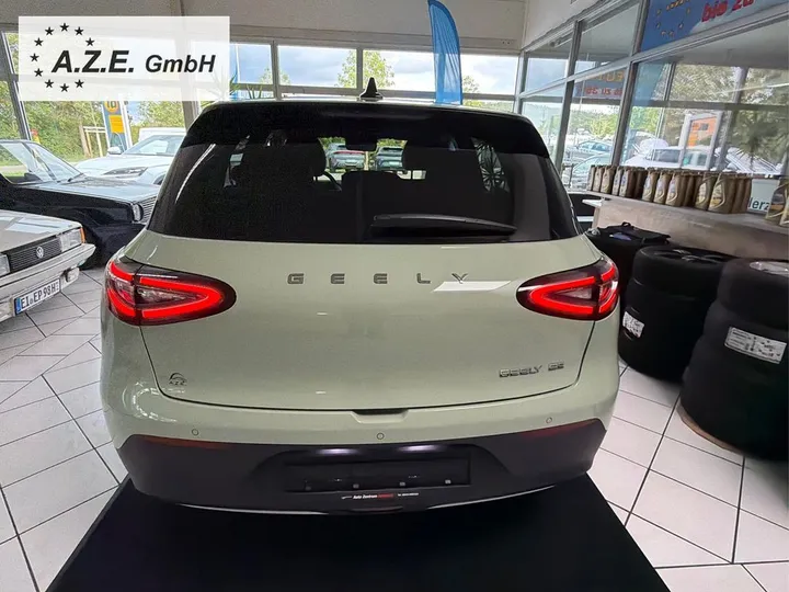 Geely E2